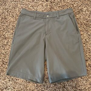 Lululemon Men's Commission Shorts Size 31 Green EUC 10" Inseam